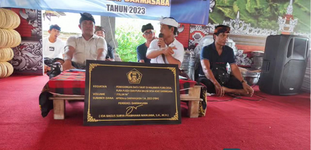 PEMASANGAN BATU SIKAT  HALAMAN PURA KAHYANGAN TIGA  DESA ADAT DARMASABA